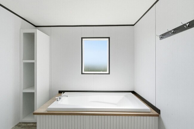 Building Photo - 303 Mesa Rdg