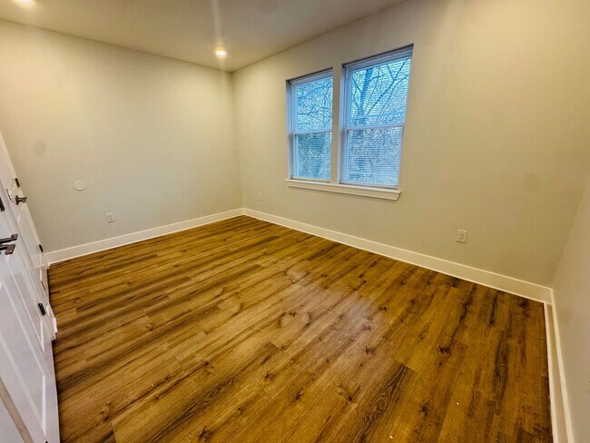 Building Photo - 4242 W Girard Ave