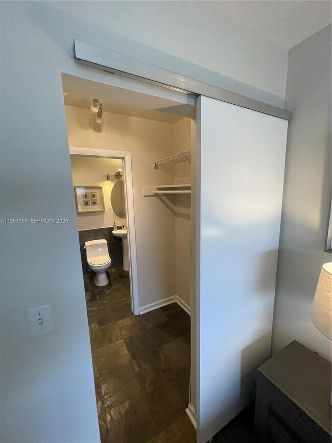 Building Photo - 4050 NE 12th Terrace