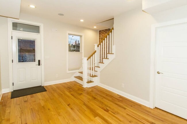 Building Photo - 122 Wilber Ave