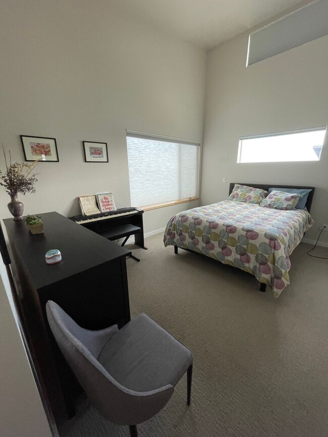 Building Photo - Louisville Town-Home Near Downtown!