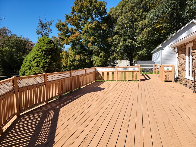 Building Photo - 2450 Foxon Rd