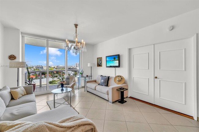 Building Photo - 9559 Collins Ave