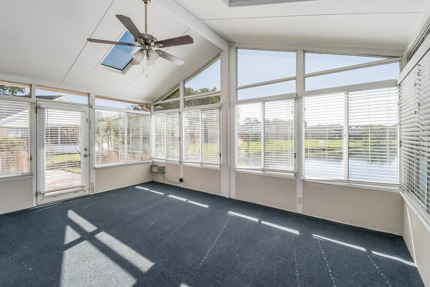 Building Photo - 6248 Ironside Dr N