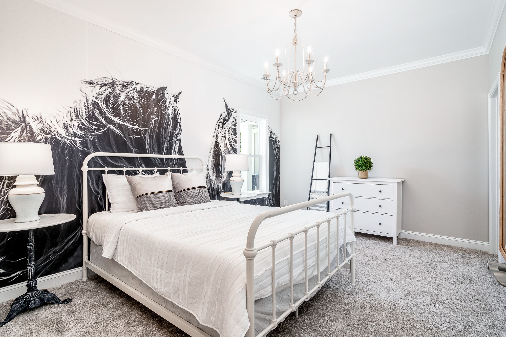 Brand new beach cottage! Public beach access at end of the street (4 min walk)! This guest room has a queen bed and has the coolest horse mural inspired by the wild horses on the nearby Shackleford Island! - 103 S 13th St