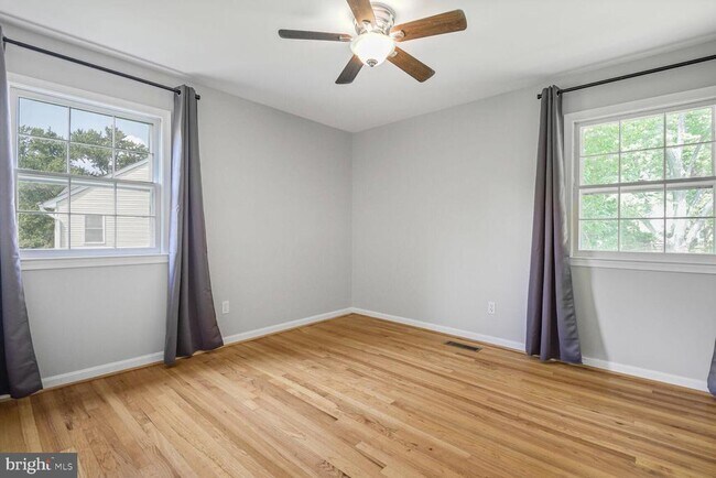 Building Photo - 11733 Ambleside Dr