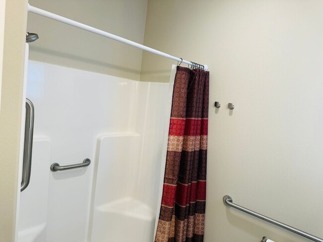 Building Photo - 2 bed, 2 bath West End Luxury