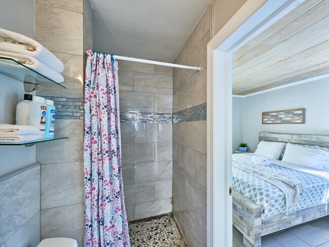 Building Photo - 1214 E Atlantic Ave