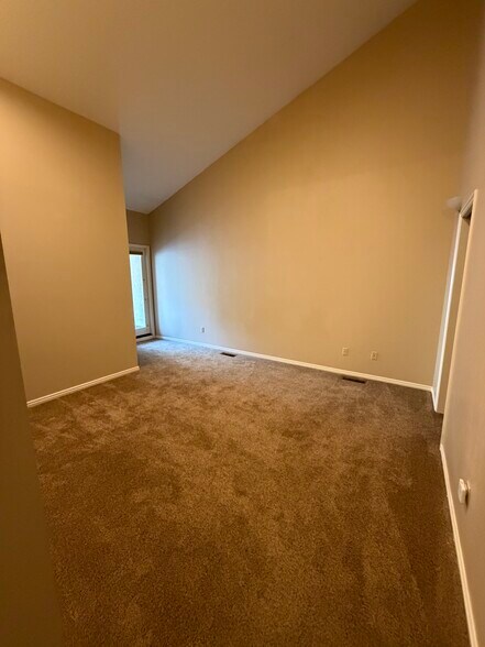 downstairs master bedroom - 1715 Darling St