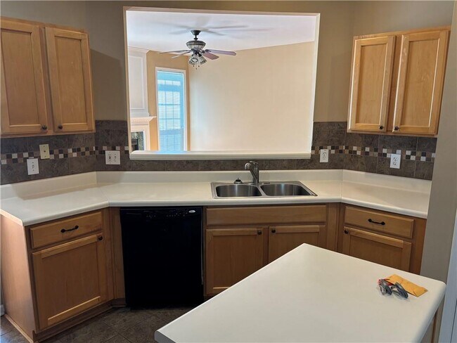 Building Photo - 709 Weatherstone Trce