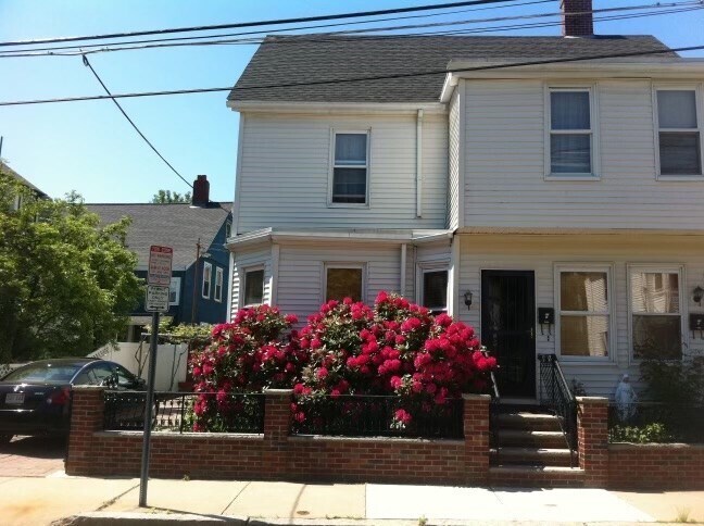 Building Photo - 27 Princeton St