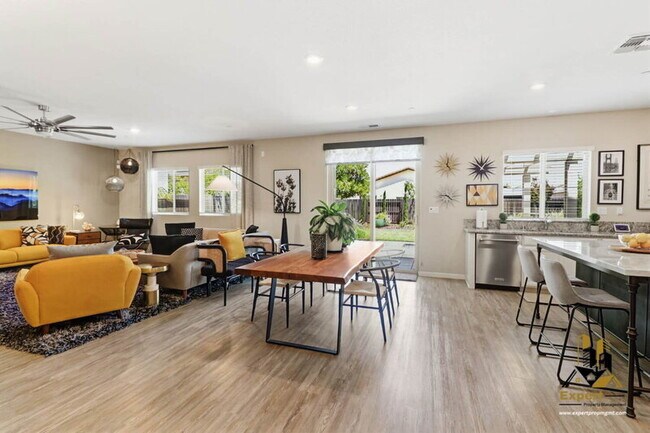 Building Photo - 8256 Schellhous Dr