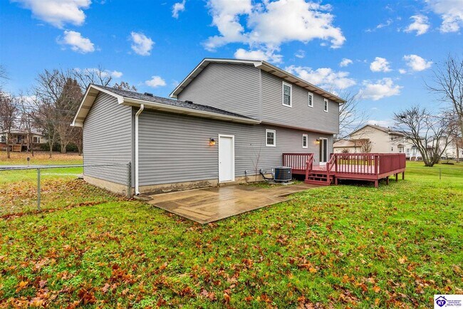 Building Photo - 215 Darrell Dr