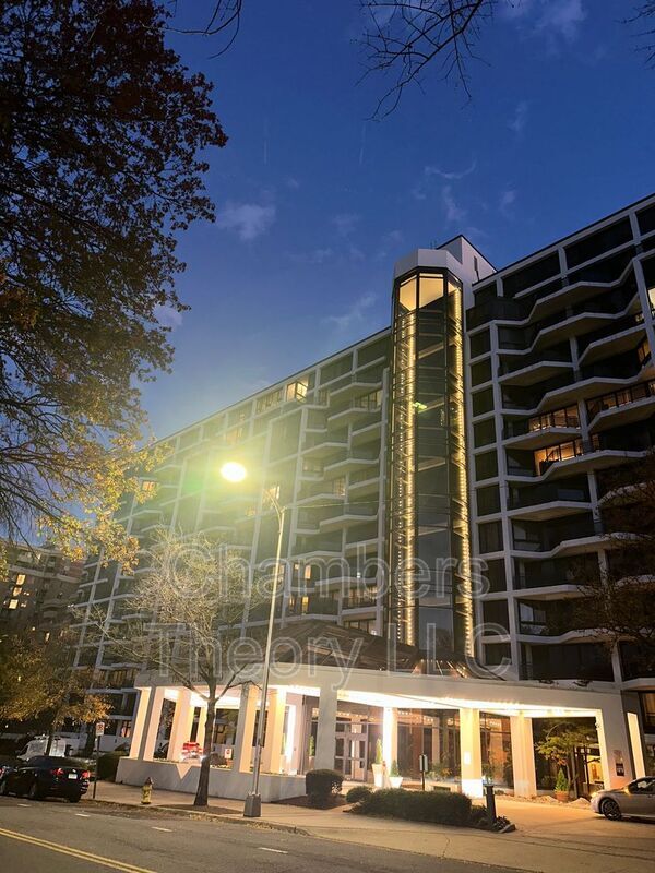 Building Photo - 1530 Key Blvd