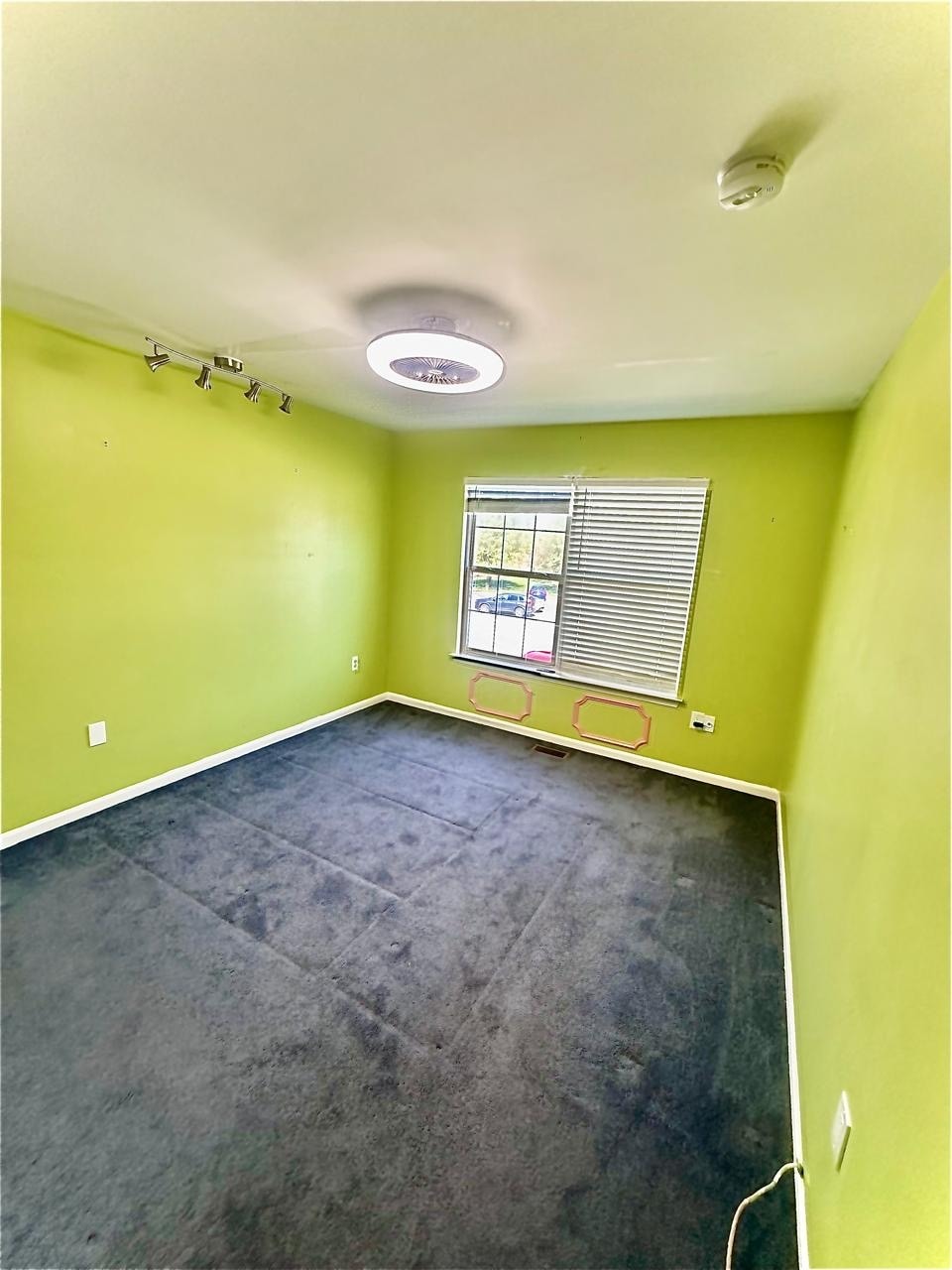 Building Photo - 9 Sawgrass Ct