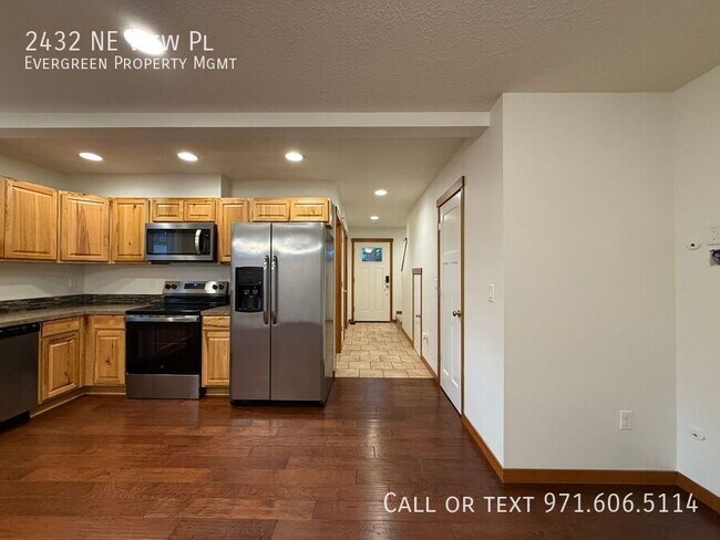 Building Photo - 2432 NE View Pl