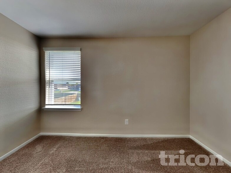 Building Photo - 908 American Monarch Dr