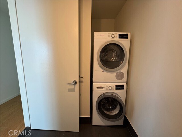 Building Photo - 889 Francisco St