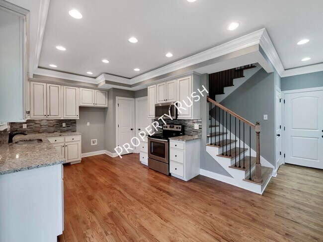 Building Photo - 7962 Burgundy Cir