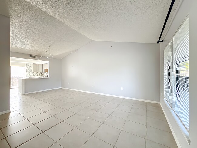 Building Photo - 1515 Huntington Ln