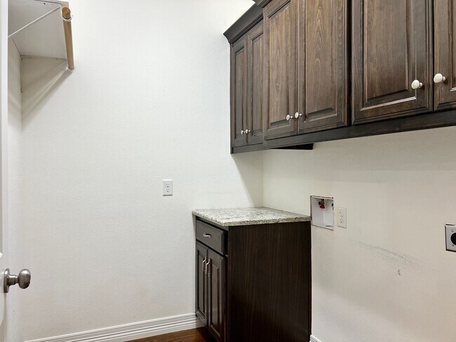 Building Photo - 2976 Elkton Trail