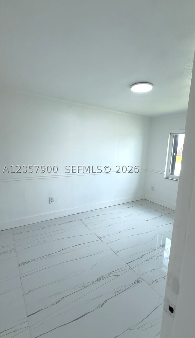 Building Photo - 11371 NW 32nd Pl
