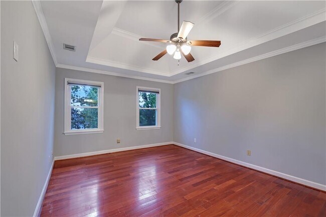 Building Photo - 4825 Chesterfield Ct