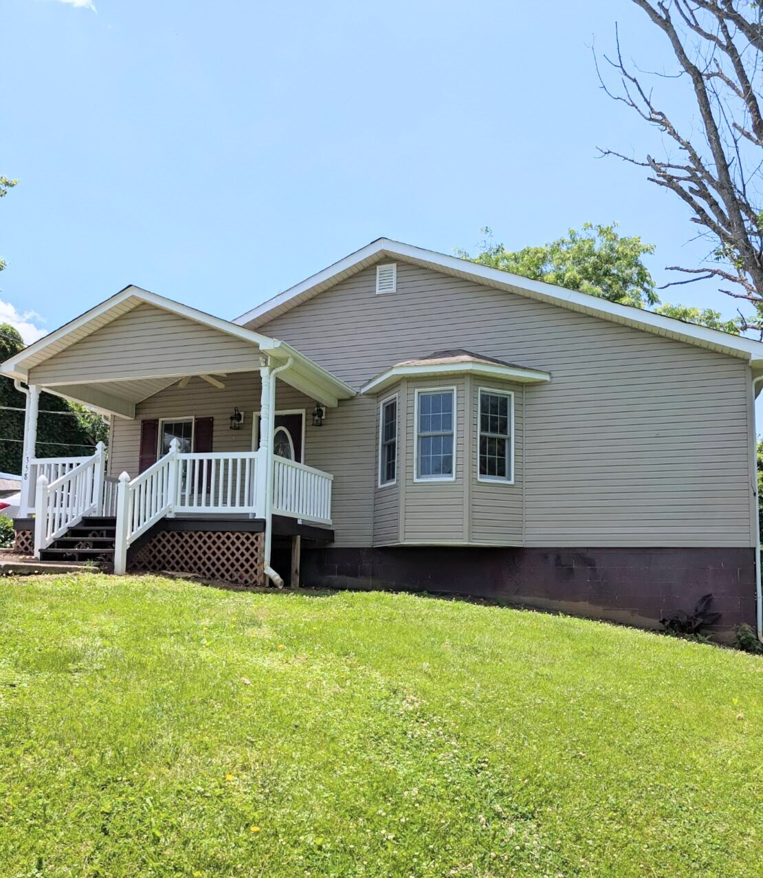Building Photo - 358 Henson Ln