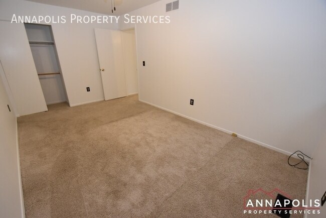 Building Photo - 1241 Birchcrest Ct
