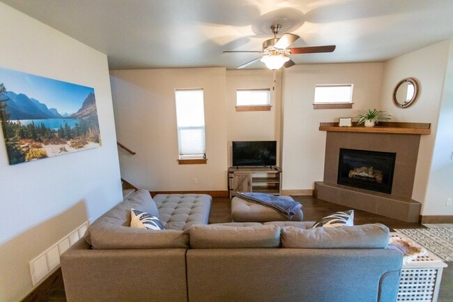 Building Photo - Charming Downtown Retreat: A Unique Blend of Urban Living and Montana Charm in Bozeman