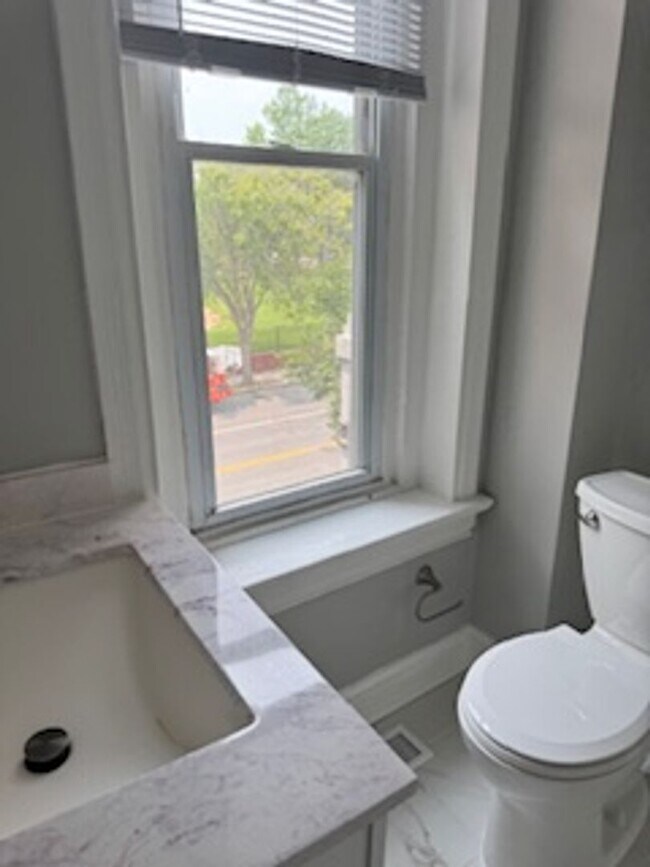 Building Photo - 1403 6th St NW