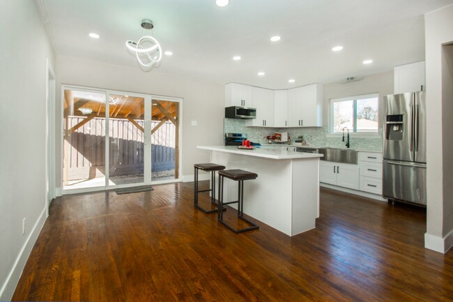 Building Photo - 2817 Crest Ridge Dr