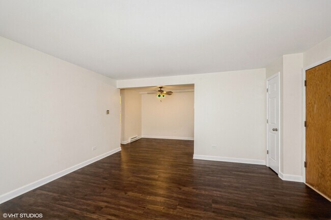 Building Photo - 5102 N Leonard Dr