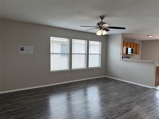 Building Photo - 817 Live Oak Dr