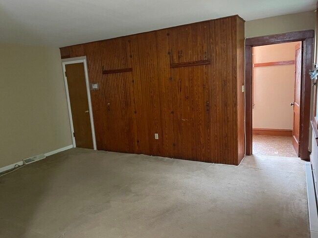 Building Photo - 75 Cacoosing Avenue, Unit A