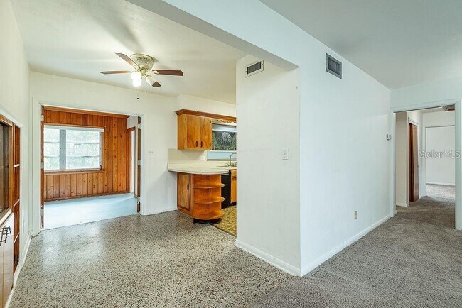 Building Photo - 10209 N Valle Dr