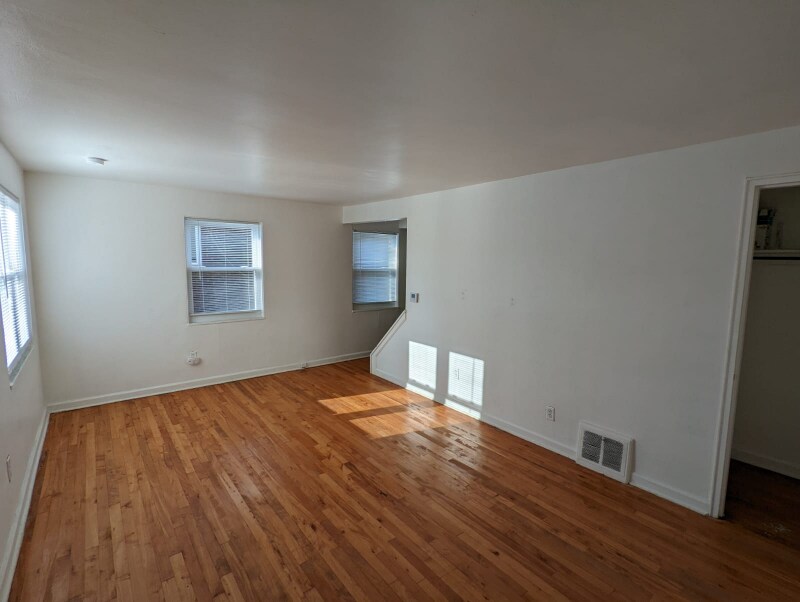 Building Photo - 937 Woodbine St