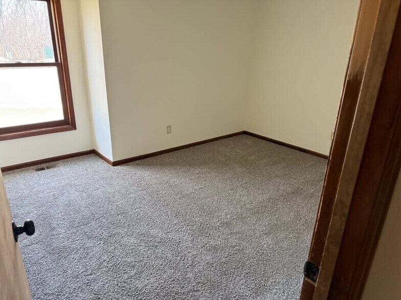 Building Photo - 2527 Courtland Ct