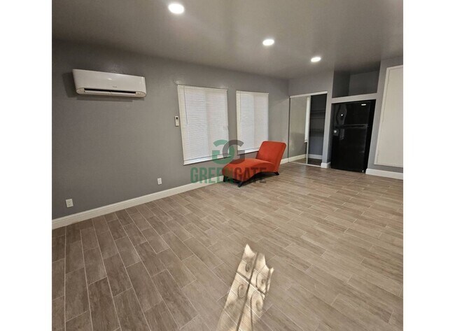 Building Photo - 3000 Carver Rd