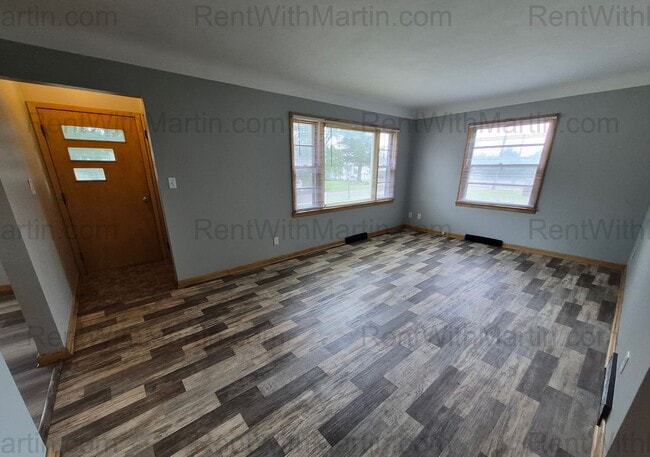 Building Photo - 413 Hope Ave