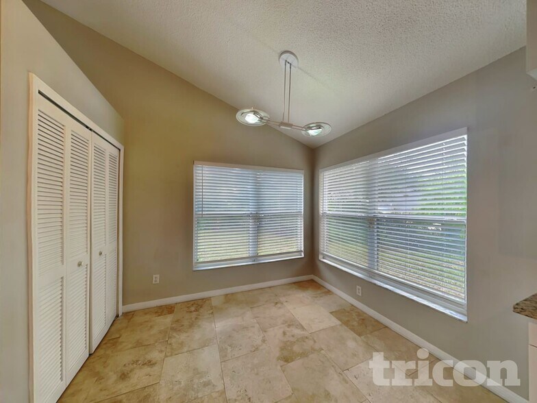 Building Photo - 528 Nevada Loop Rd