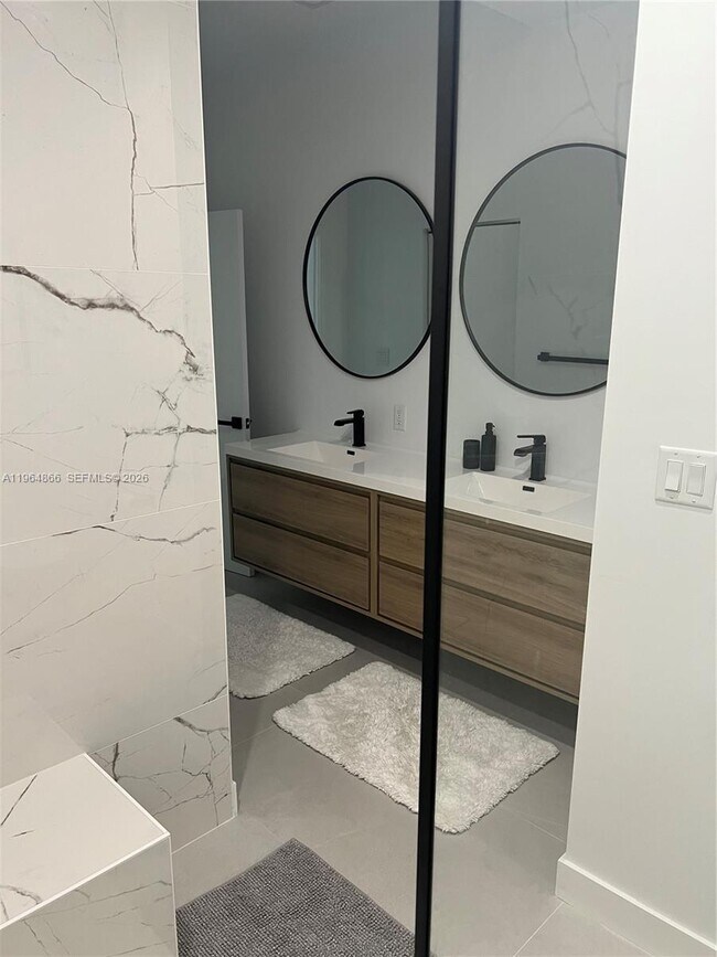 Building Photo - 780 NE 69th St