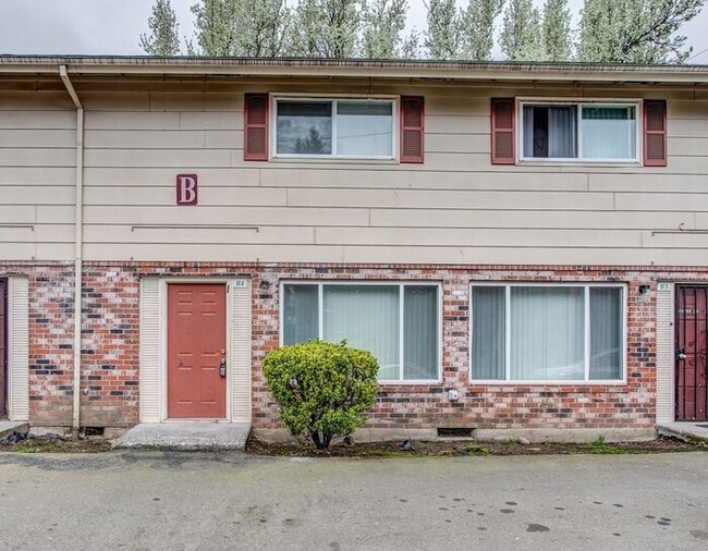 Building Photo - Great 1 Bed 1 Bath unit waiting for you to...