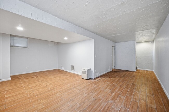 Building Photo - 10609 Oxford Ct