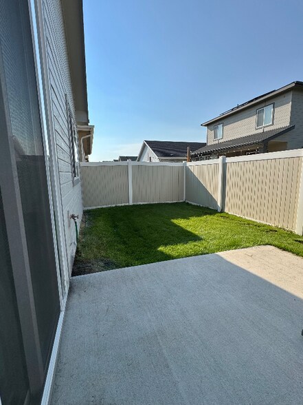 Building Photo - 2090 W Claira Rd