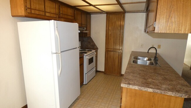 Building Photo - 4034 NW Ozmun Ave