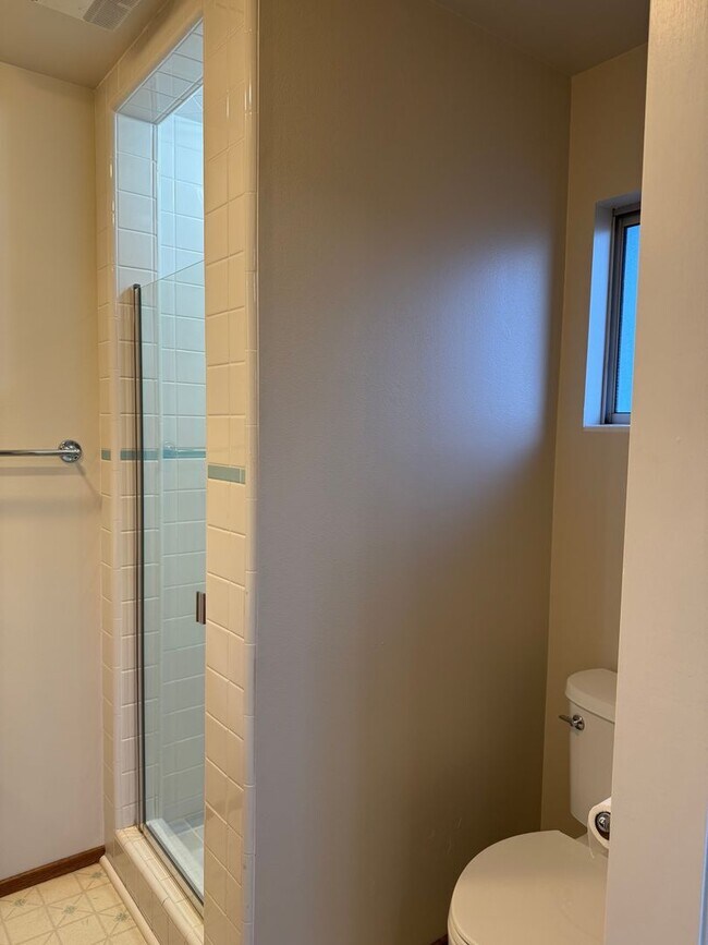 Building Photo - 370 Wright Ave