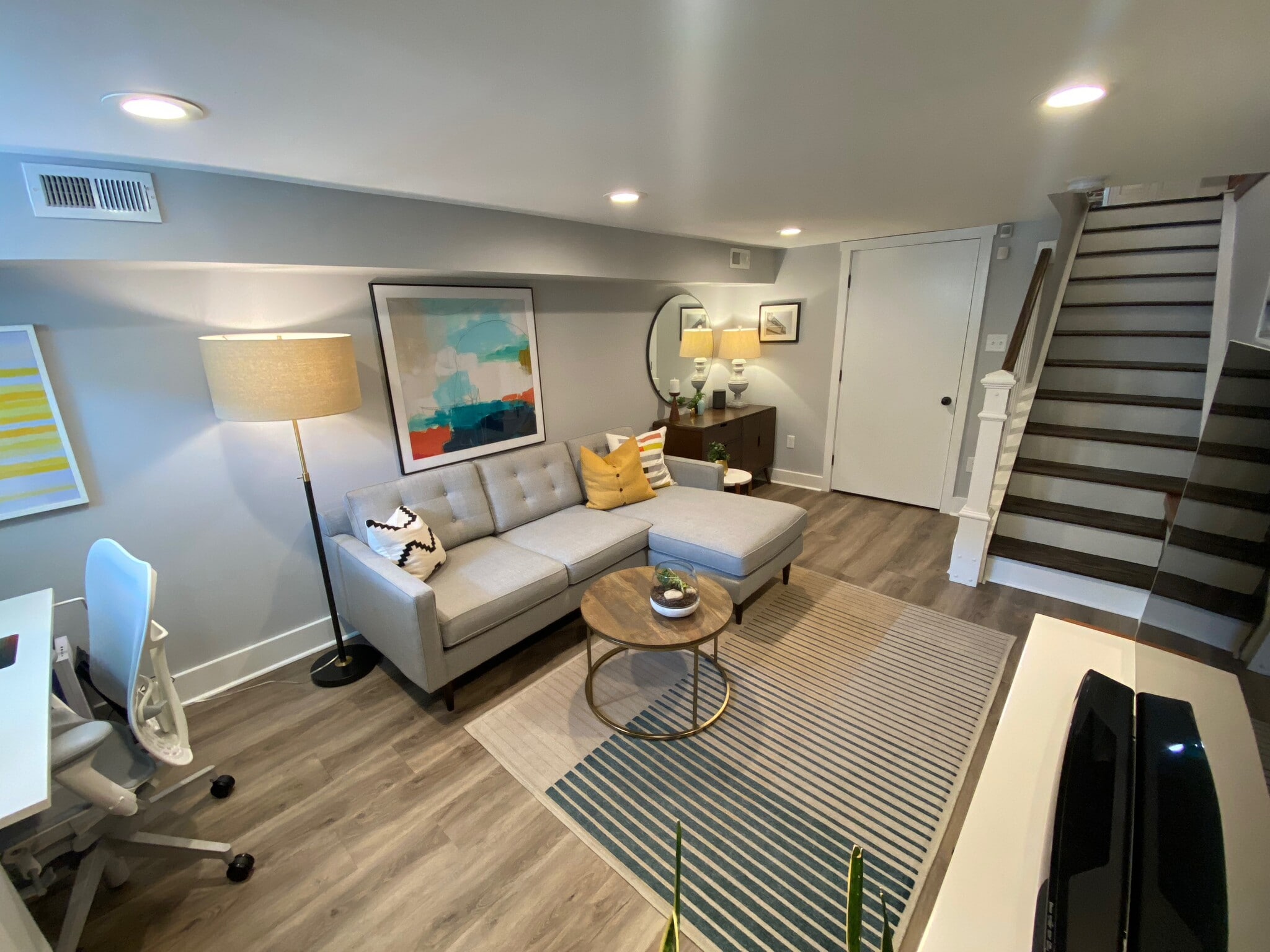 Den/Lower Level - 1406 Andre St