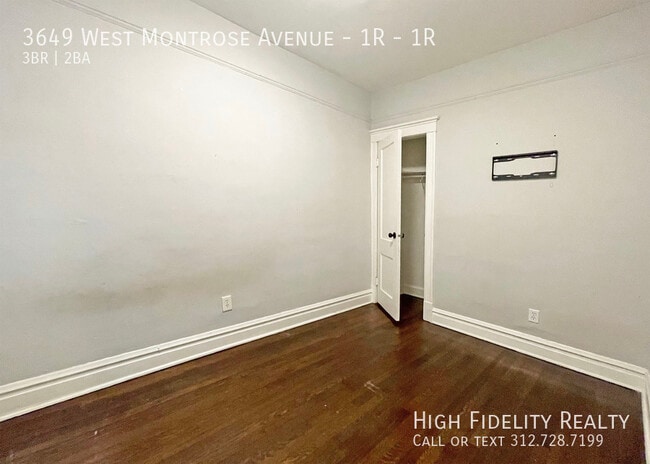 Building Photo - 3649 W Montrose Ave