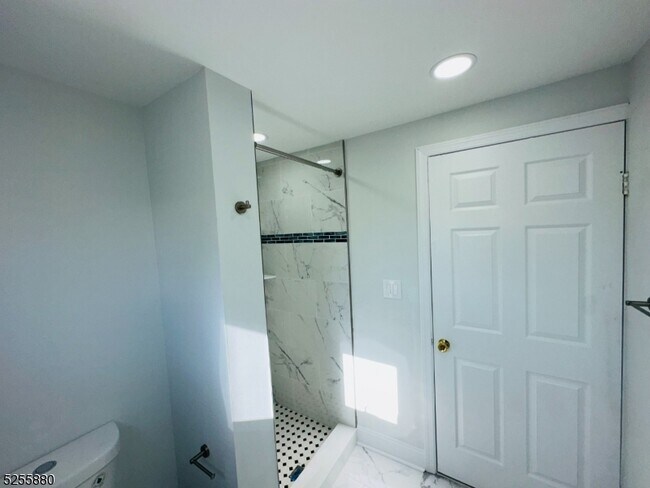 Building Photo - 79 Hawkins Ave